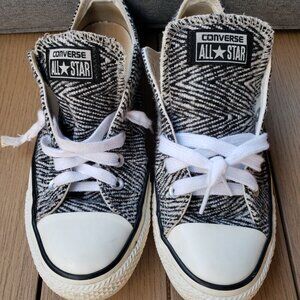 EUC CTAS Converse tweed style classic white / black herringbone zigzag (8) KICKS